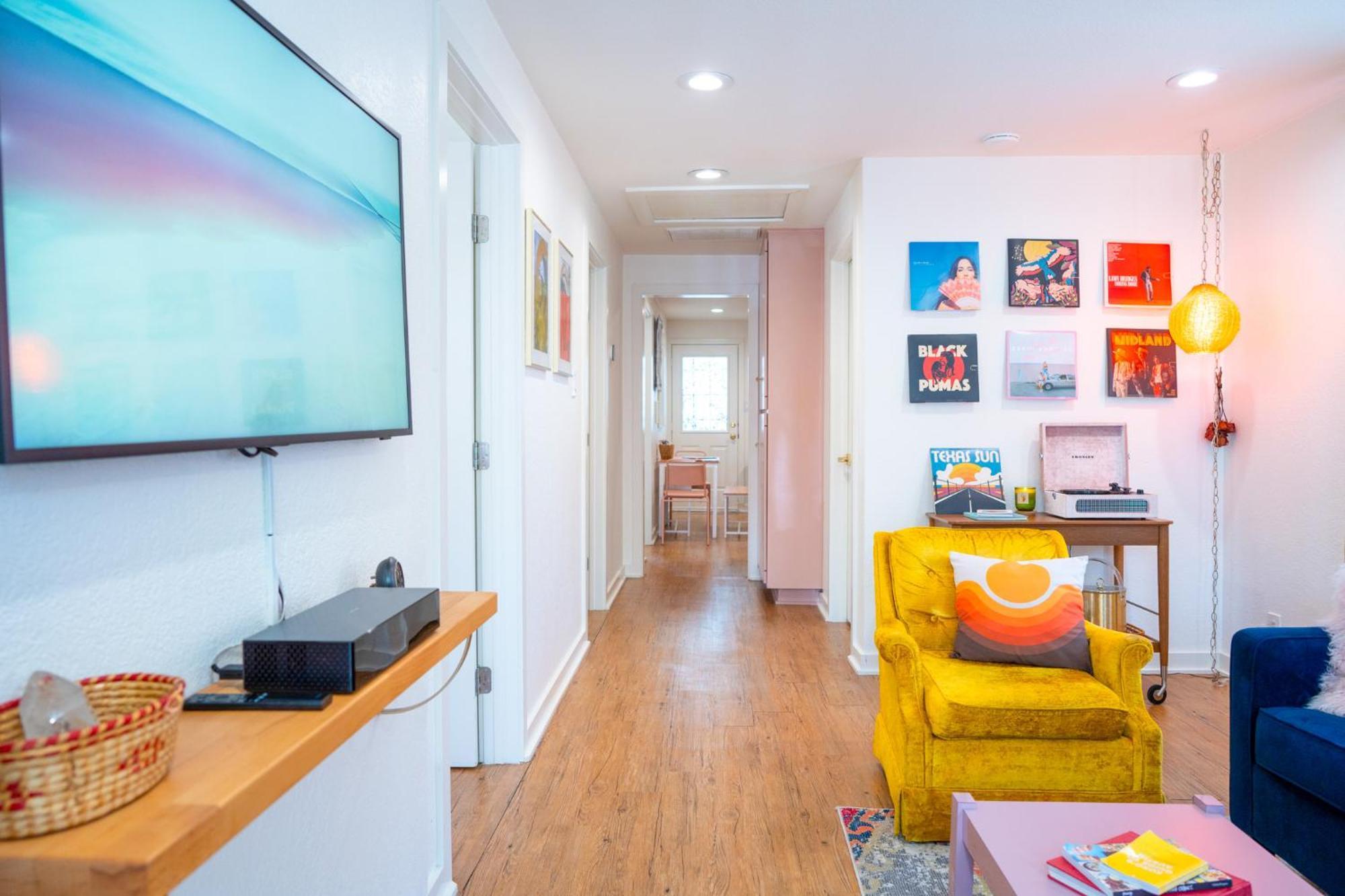 Stylish, Artsy Bungalow Central Eastside Austin Esterno foto