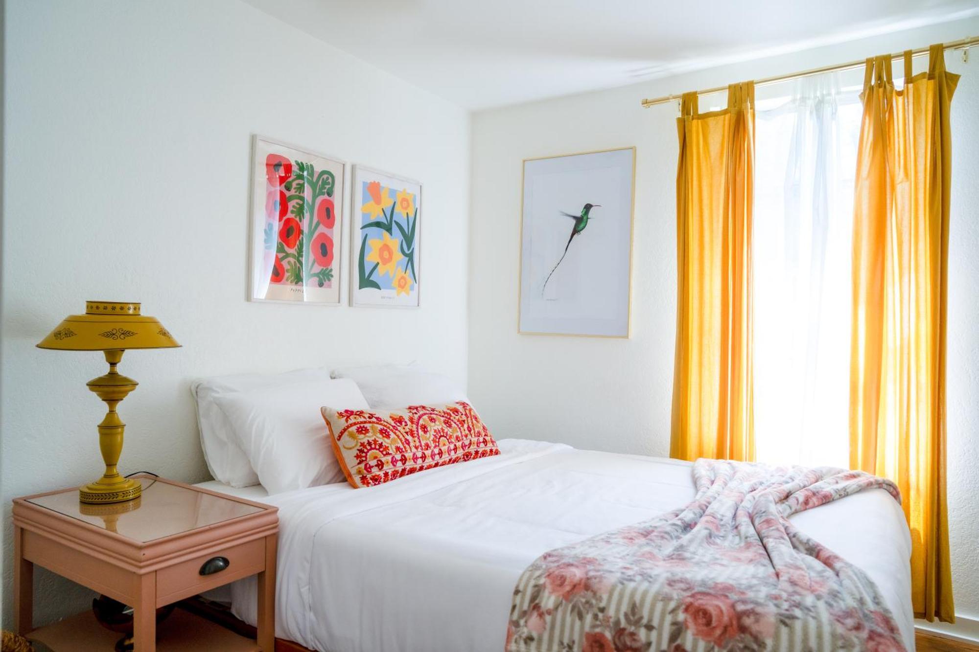 Stylish, Artsy Bungalow Central Eastside Austin Esterno foto