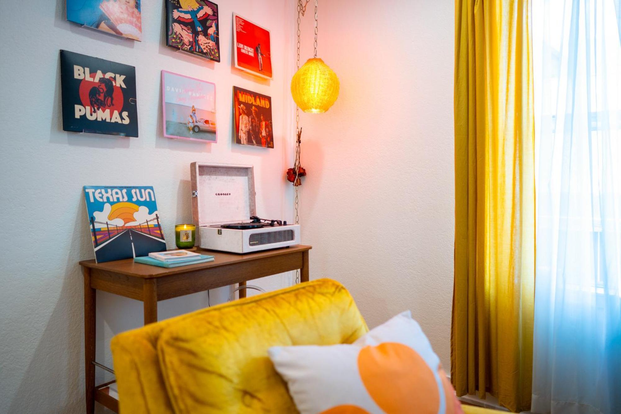 Stylish, Artsy Bungalow Central Eastside Austin Esterno foto