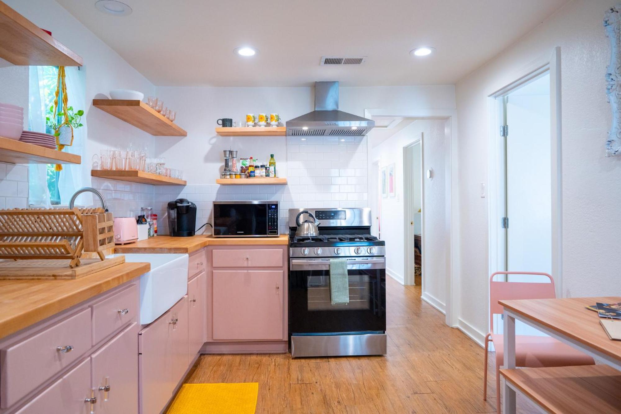 Stylish, Artsy Bungalow Central Eastside Austin Esterno foto