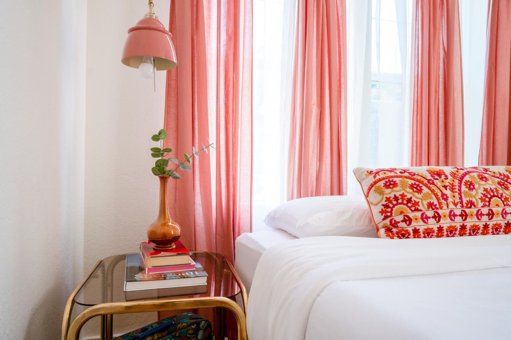 Stylish, Artsy Bungalow Central Eastside Austin Esterno foto