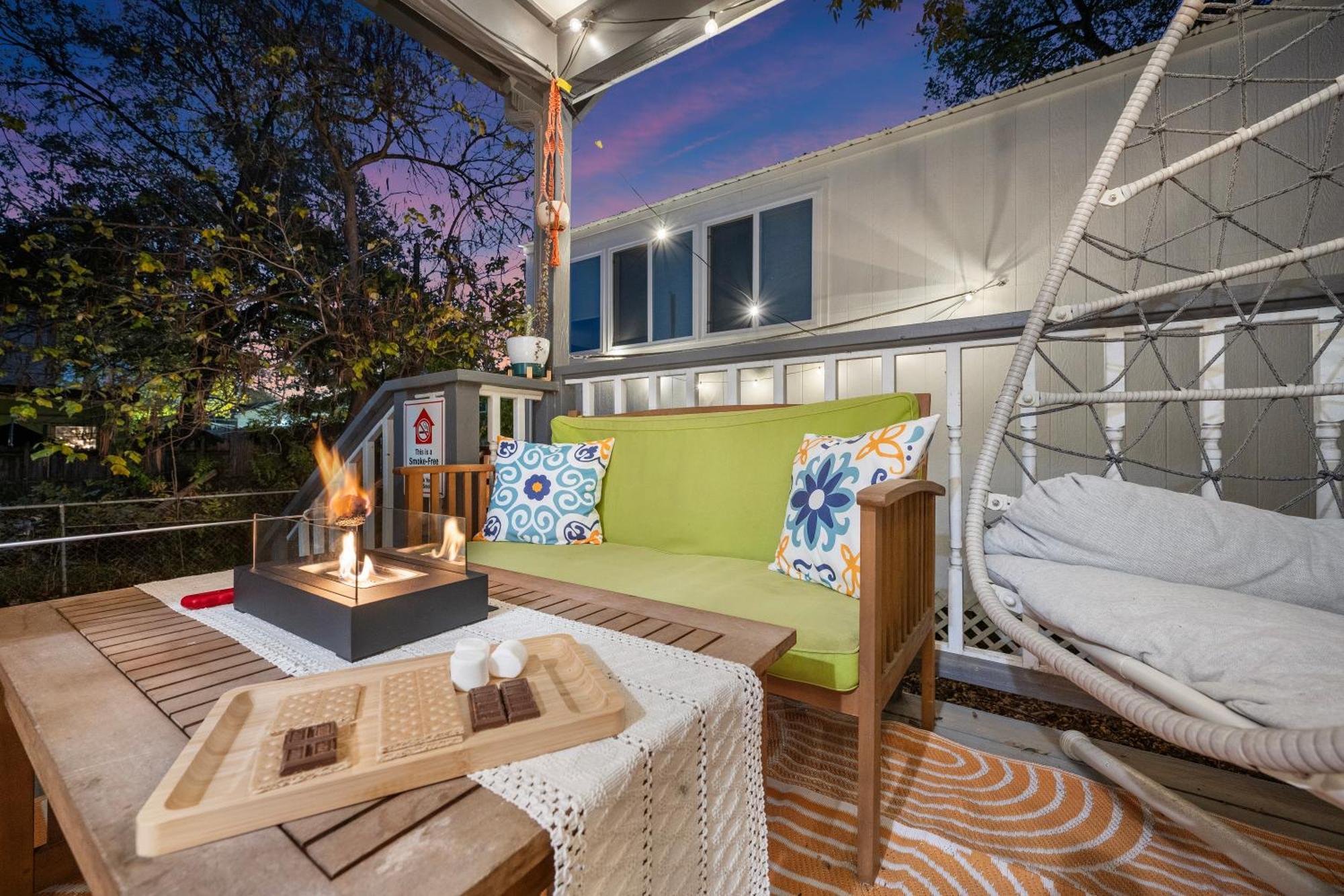 Stylish, Artsy Bungalow Central Eastside Austin Esterno foto