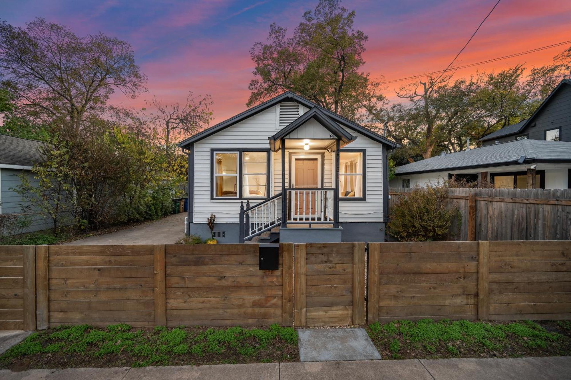 Stylish, Artsy Bungalow Central Eastside Austin Esterno foto
